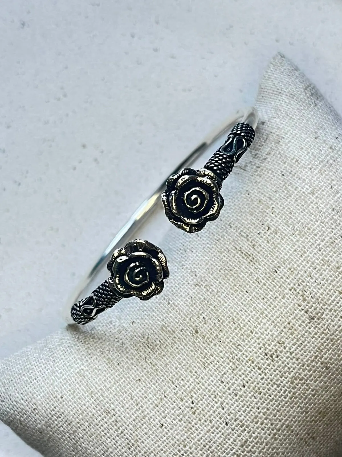 Bracelete 2 rosas aberto Tailândia  - 1