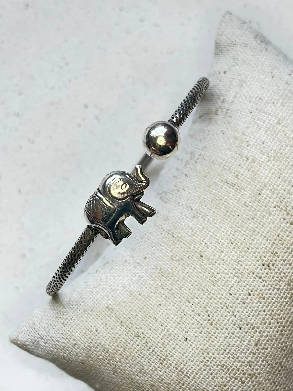 Bracelete elefante e esfera aro todo trabalhado  - 1