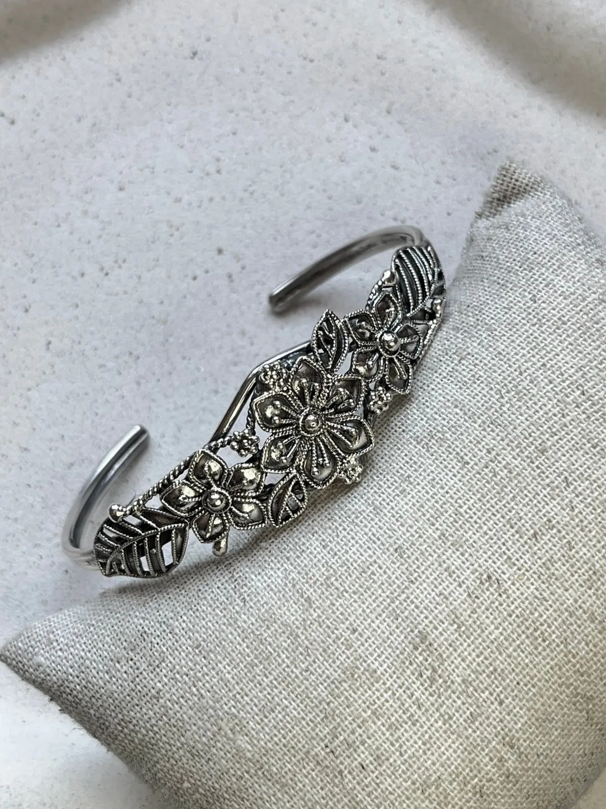 Bracelete flor aro mais fino - 1