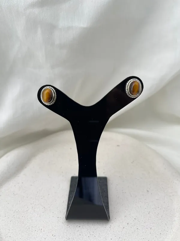 Brinco olho de tigre oval indiano