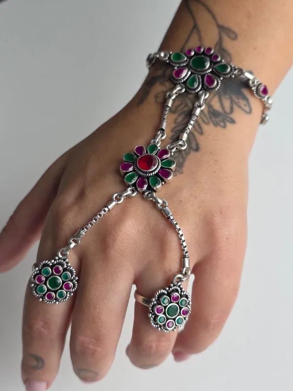 Pulseira de mão indiana rubi e esmeralda 