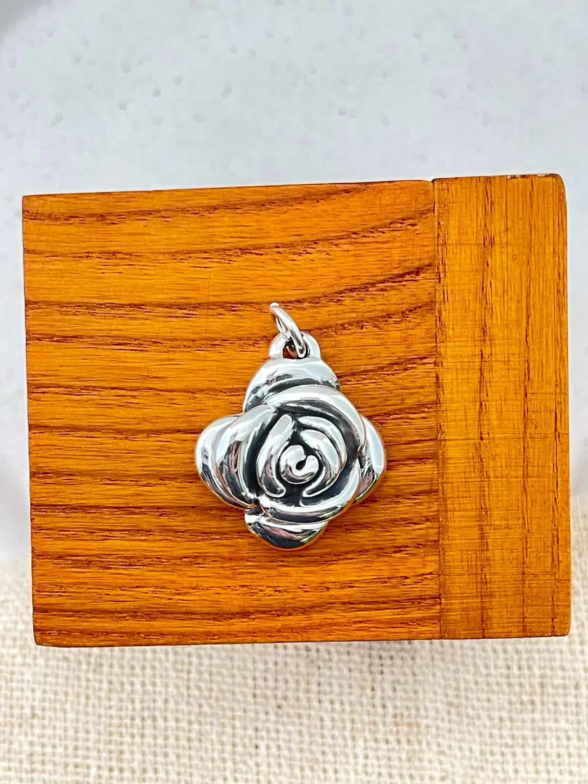 Pingente flor eletroformação M - 1