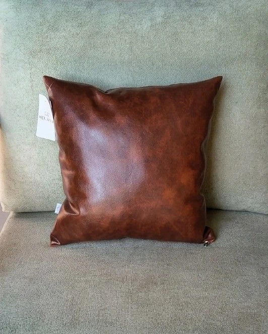 Almofada Couro Briar - 1