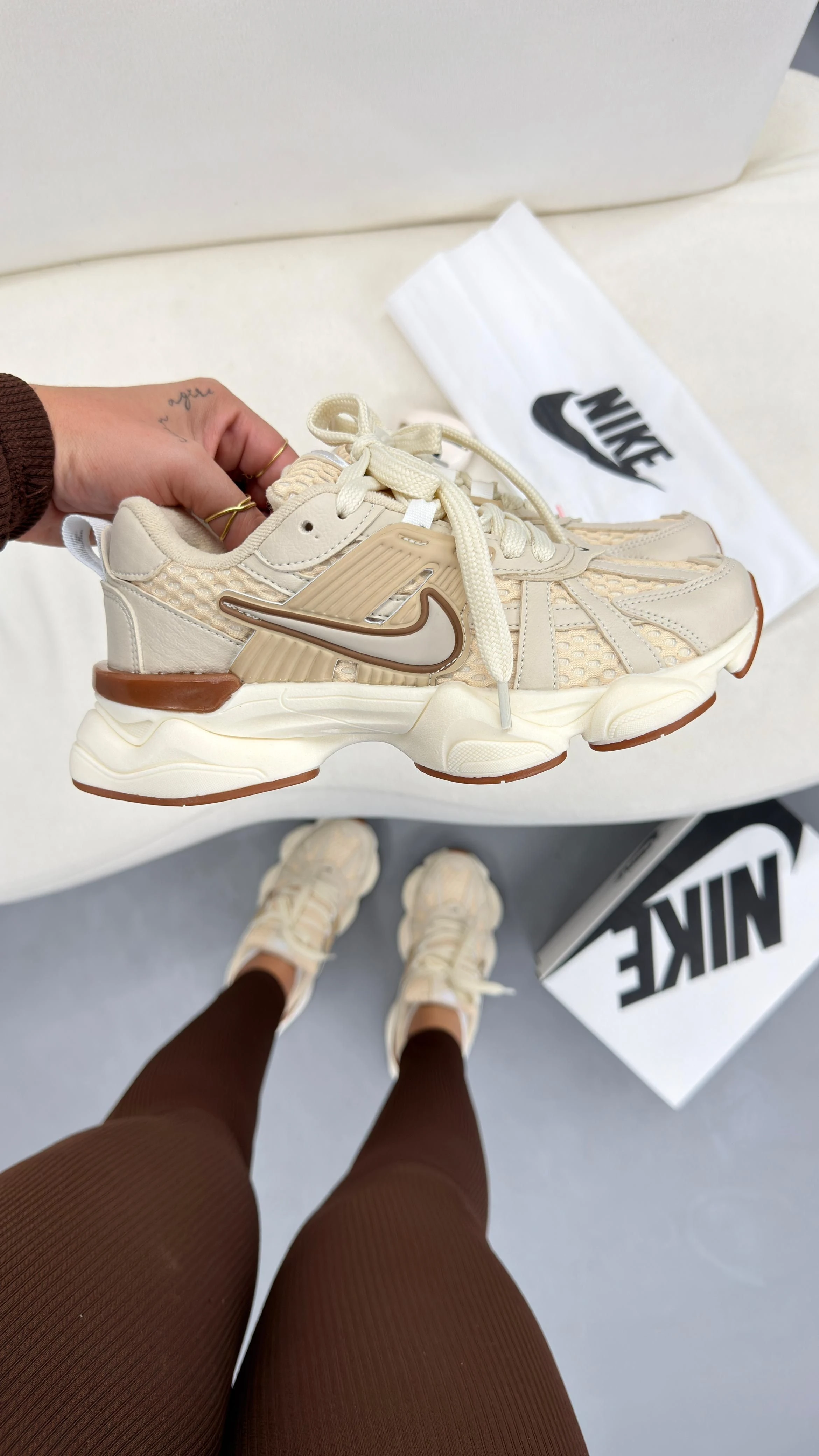 TÊNIS Nike V2K off - 4