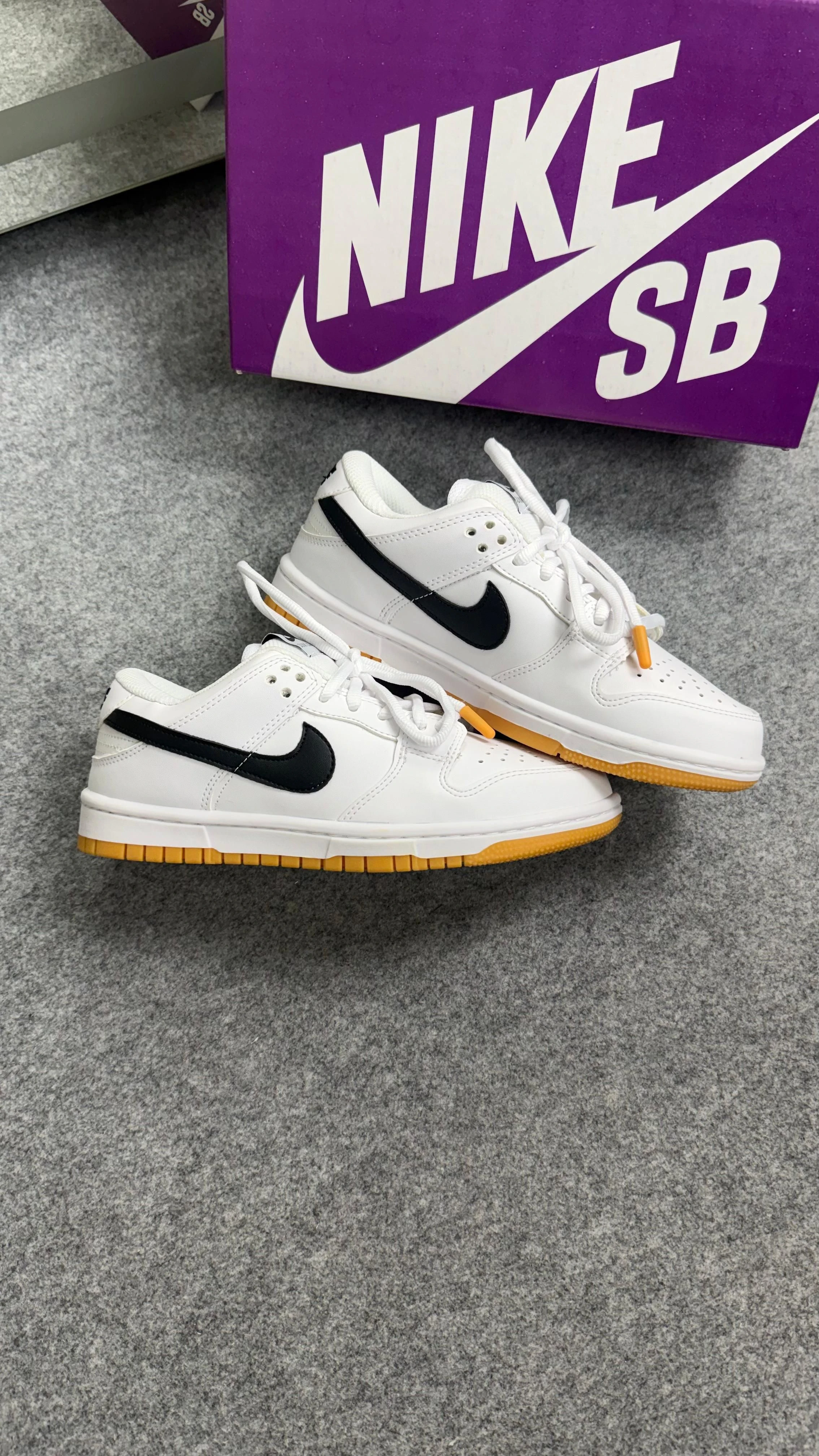 TÊNIS SB DUNK LINHA PRIME BRANCO PRETO  - 2