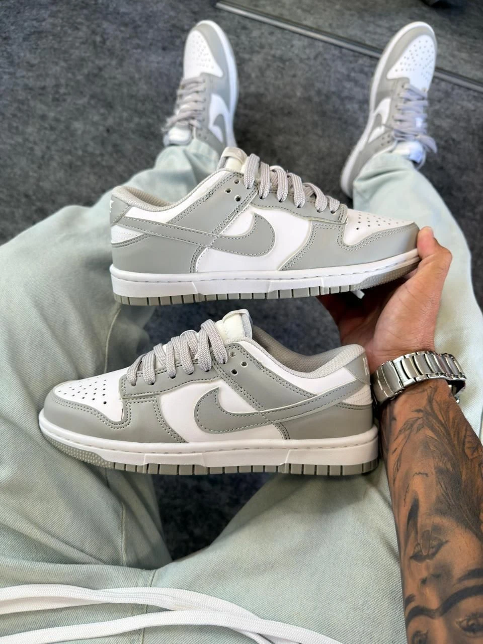 TÊNIS DUNK LINHA LUXO CINZA BRANCO   - 1