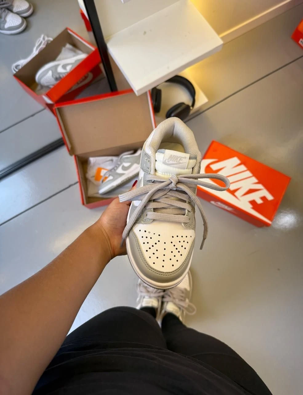 TÊNIS DUNK LINHA LUXO CINZA BRANCO   - 7