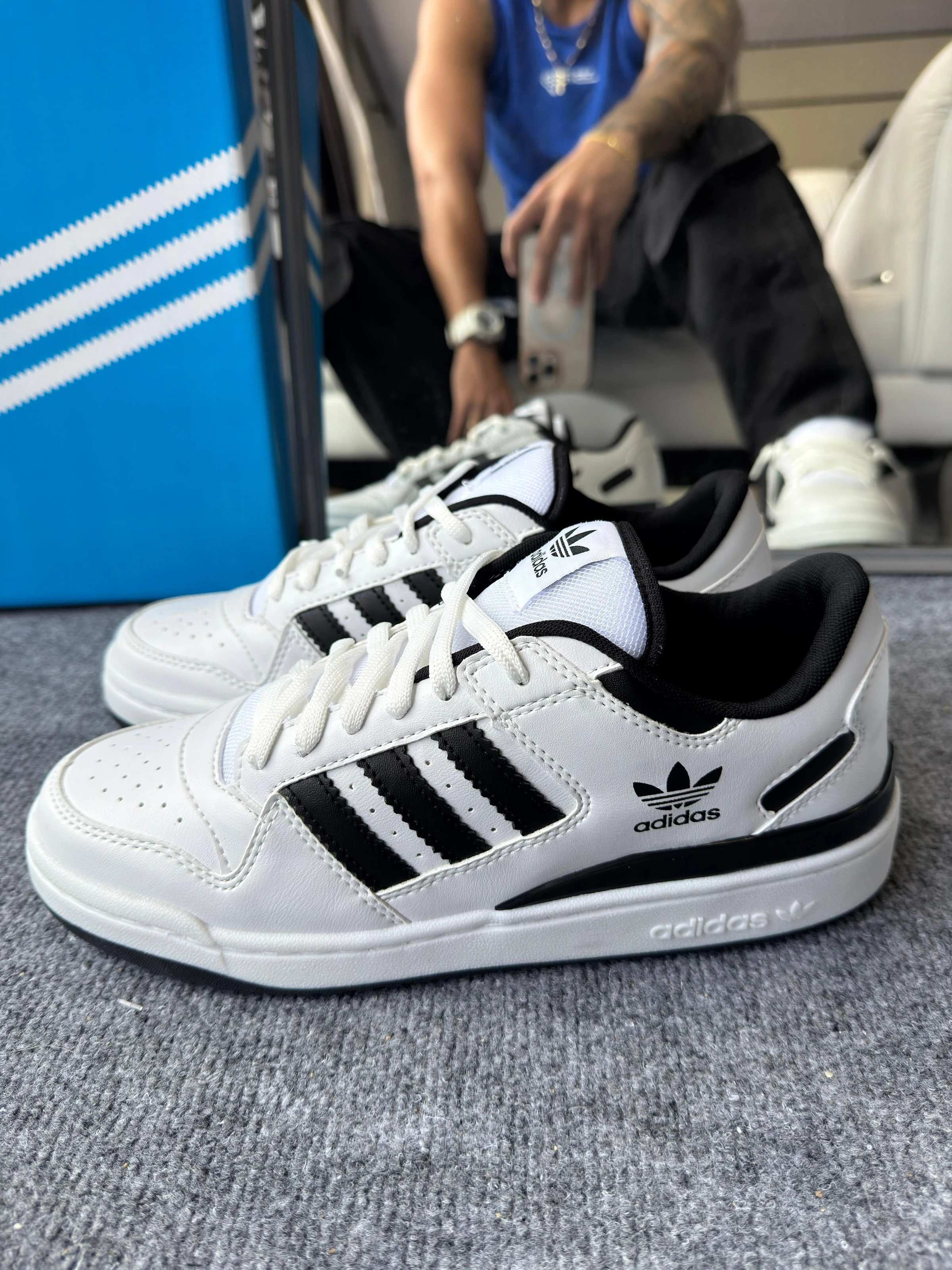 TÊNIS ADIDAS FÓRUM LOW 00s branco preto  - 1