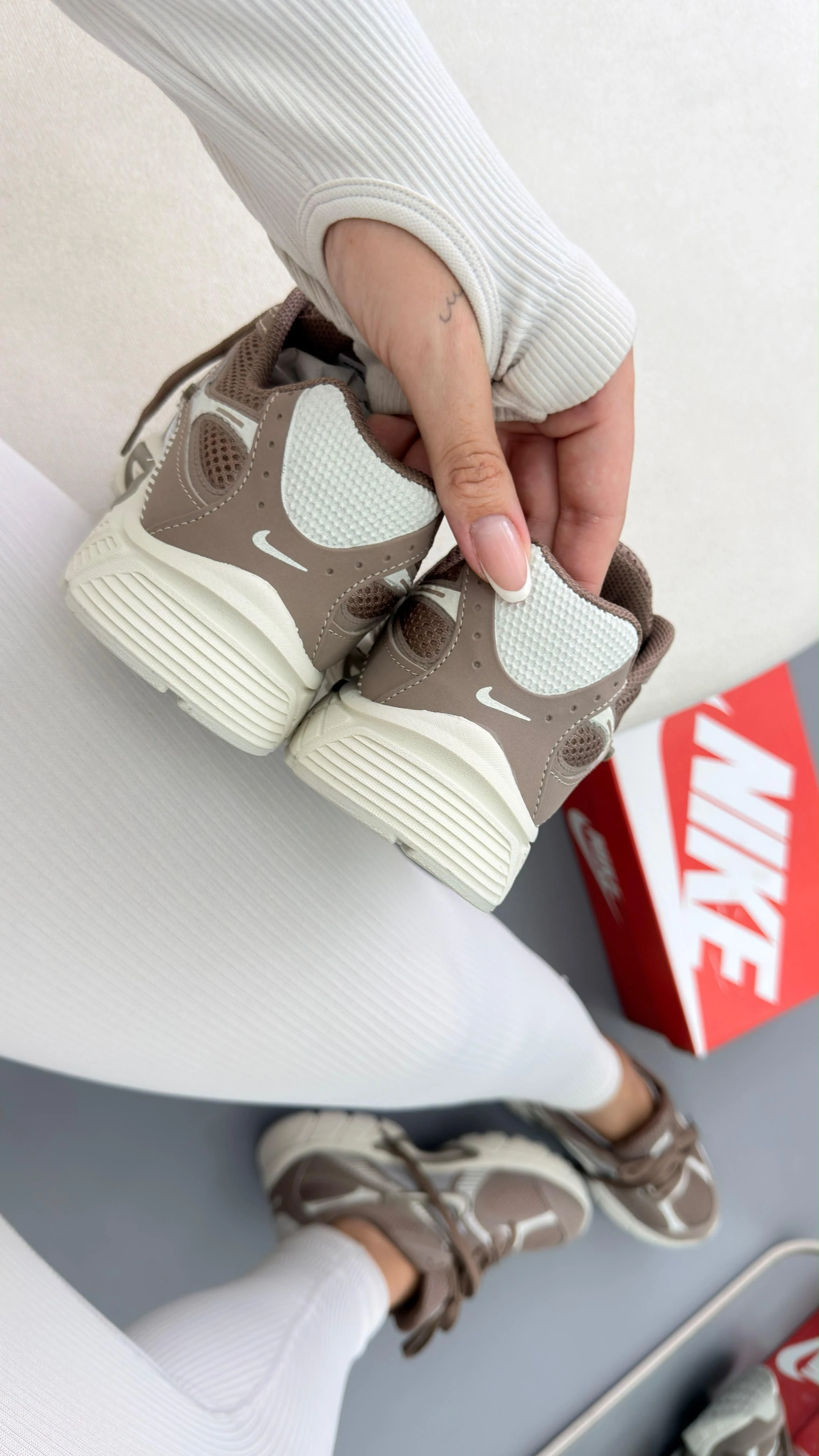 TÊNIS Nike V5 RNR - linha luxa MARROM OFF - 3