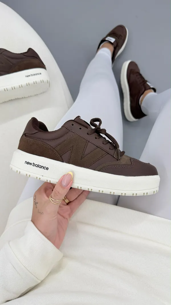 TÊNIS NEW BALANCE CT 303 MARROM 