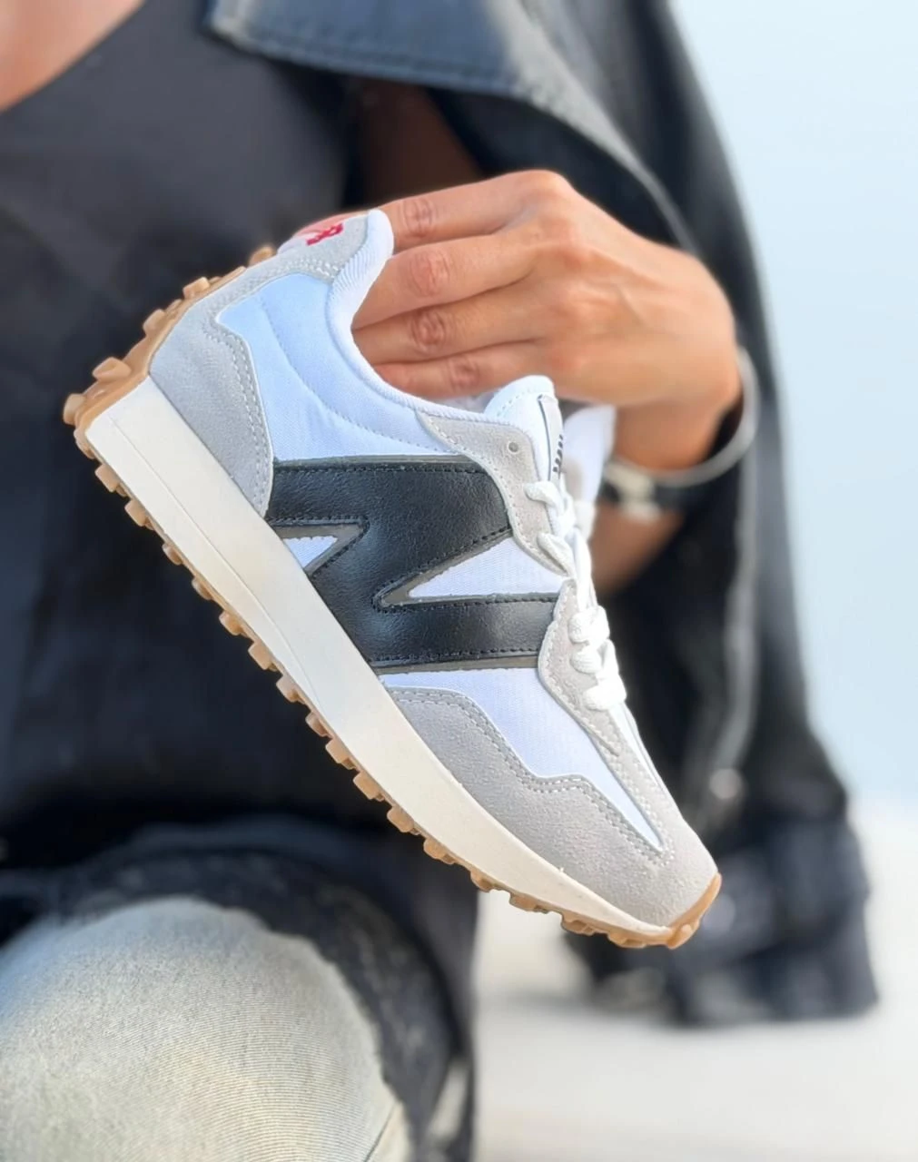 TÊNIS NEW BALANCE 327 BRANCO PRETO - 4