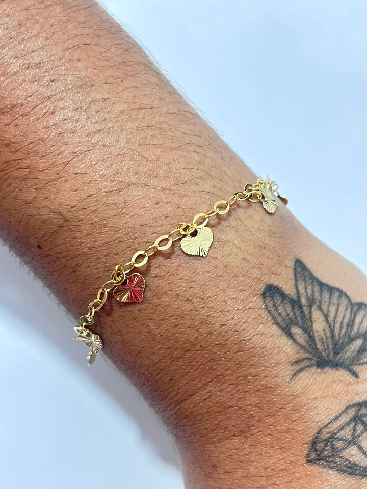 Pulseira corações detalhado 
