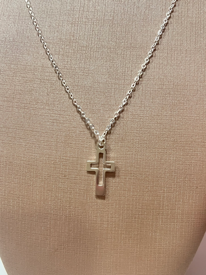 Cordão Masculino cruz vazada  - 2