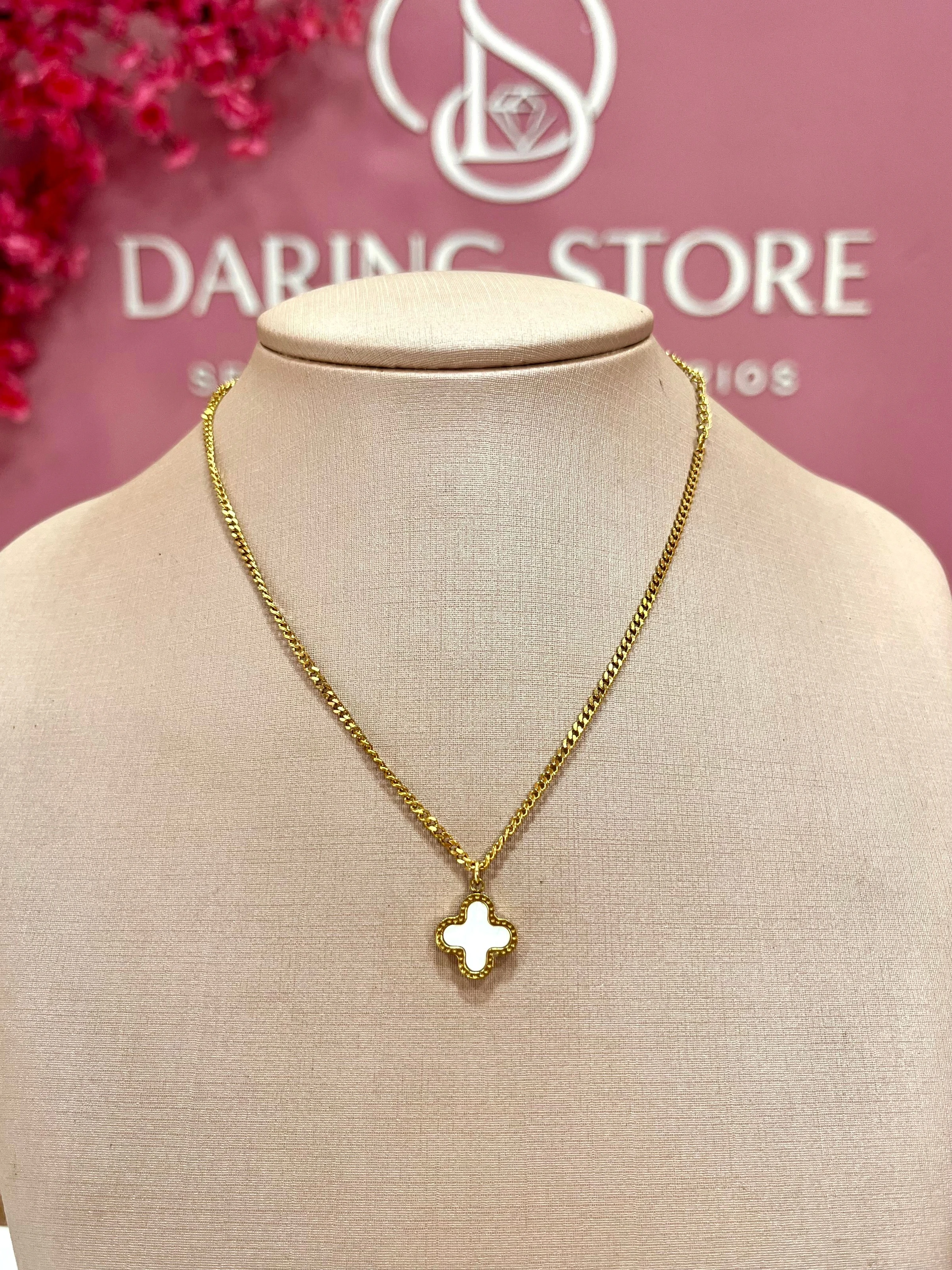 Colar choker trevo branco  - 1