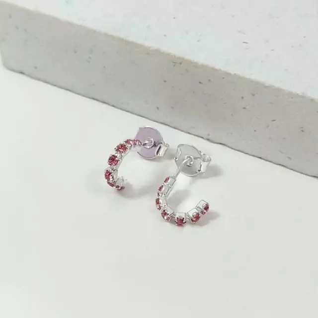 Brinco meia argola rosa
