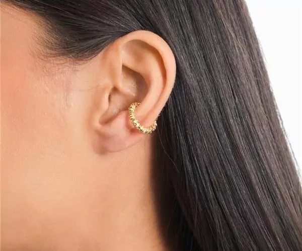 Piercing fake com detalhes - 3