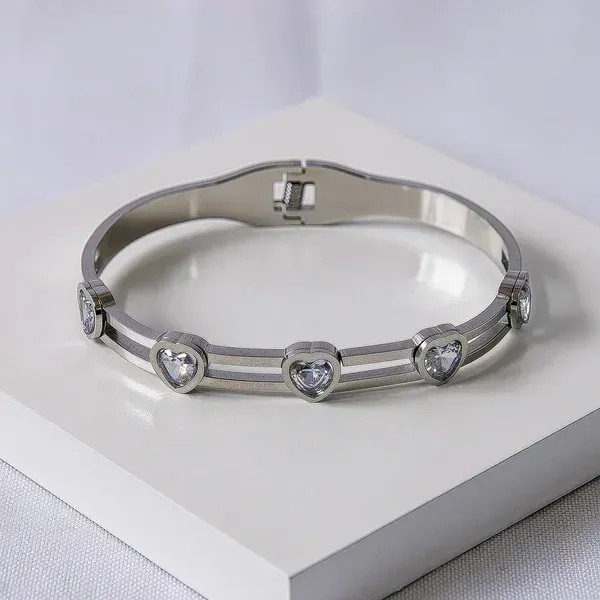 Bracelete corações