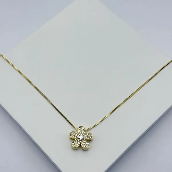 Colar flor cravejada