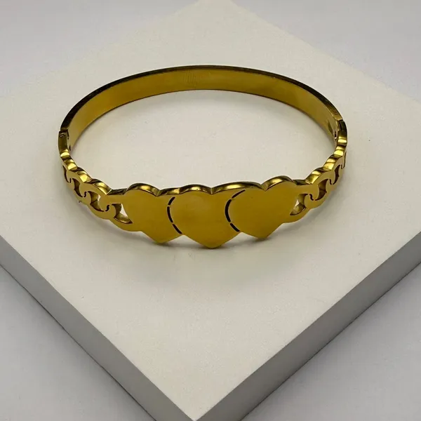 Bracelete corações