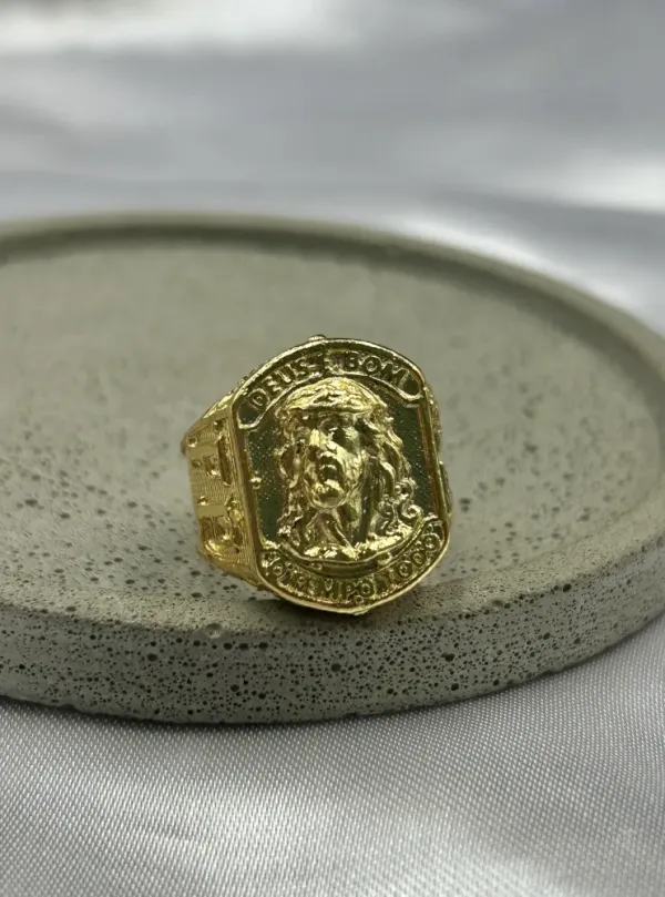 Anel Face De Cristo Banhado a ouro 18k - imagem 1