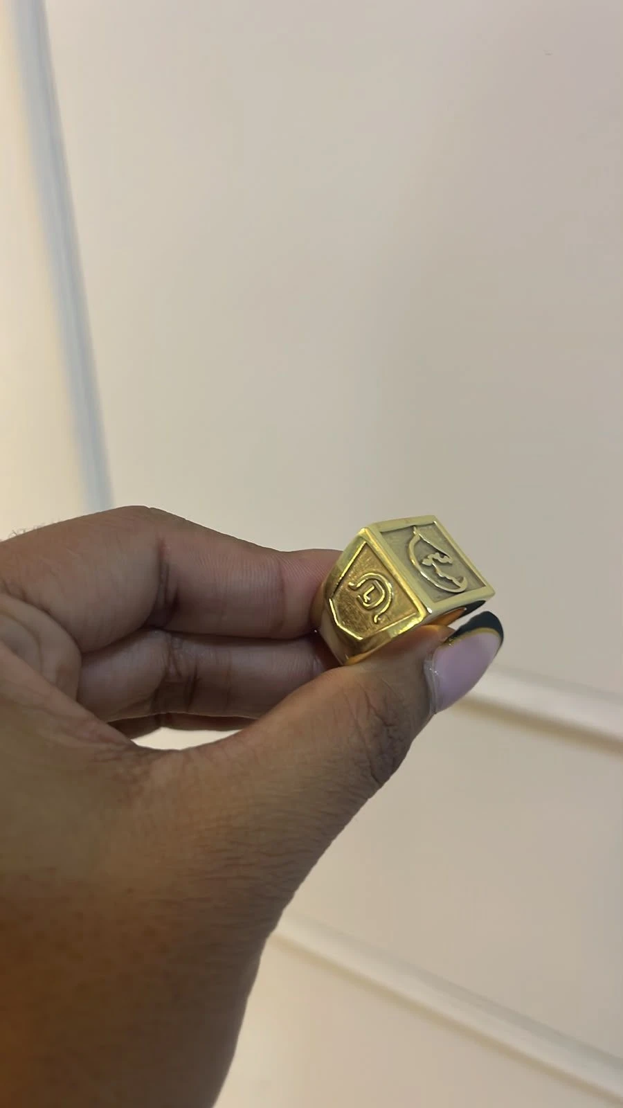 Anel Personalizado com Gravação na Lateral - 1