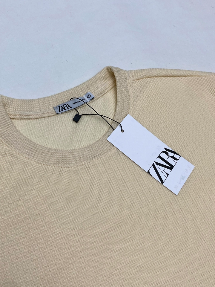 Camiseta Texturizada - Zara  - imagem 2