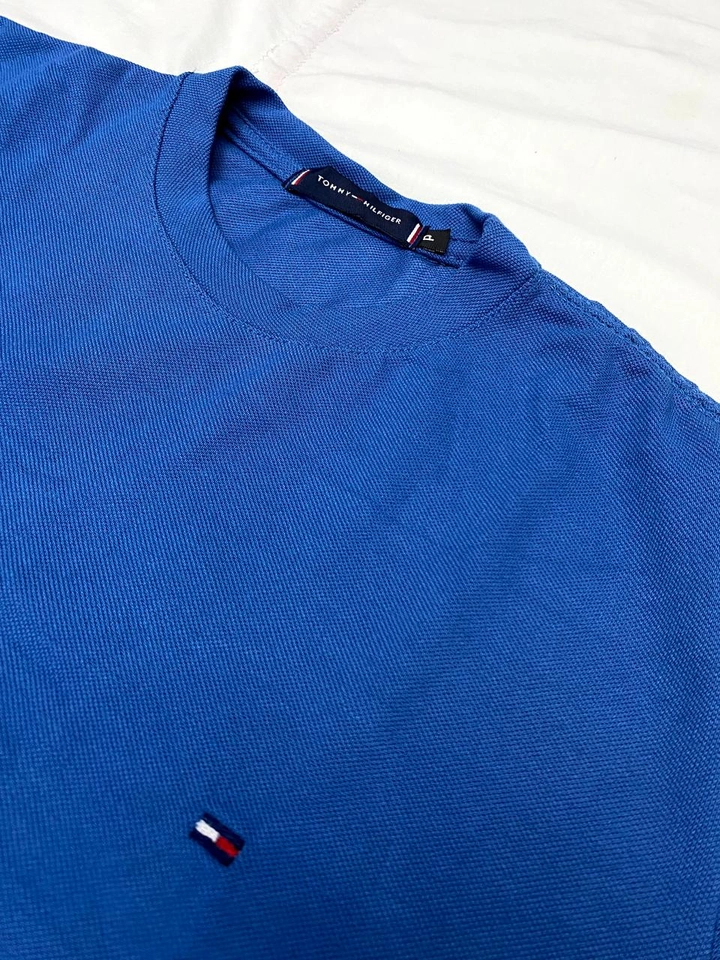 Camiseta Minimalista - Tommy Hilfiger - imagem 2