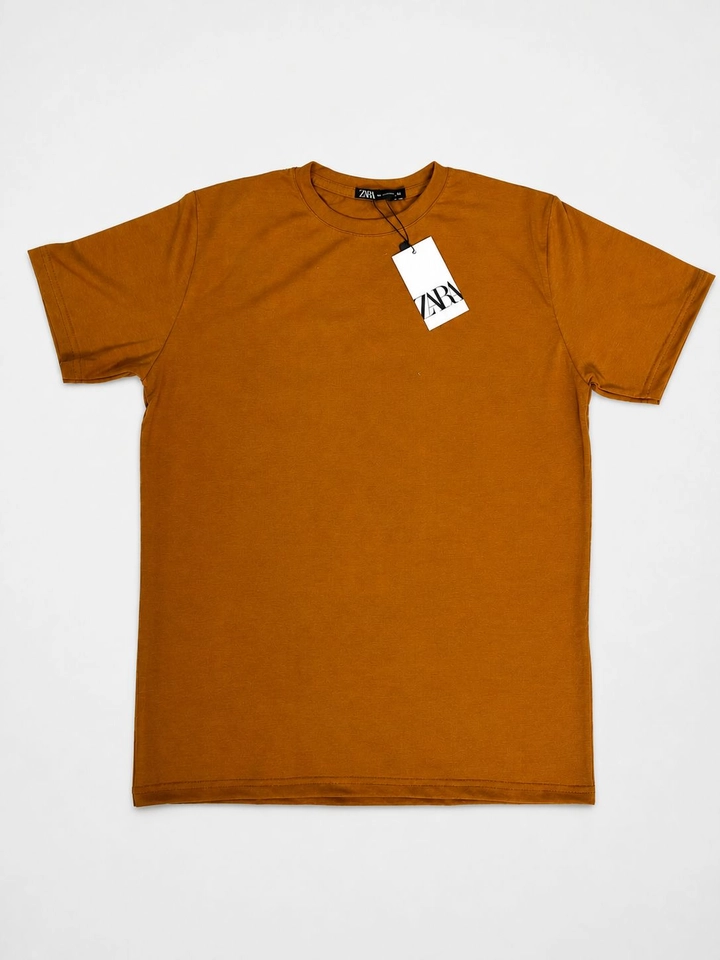 Camiseta Lisa - Zara - imagem 1