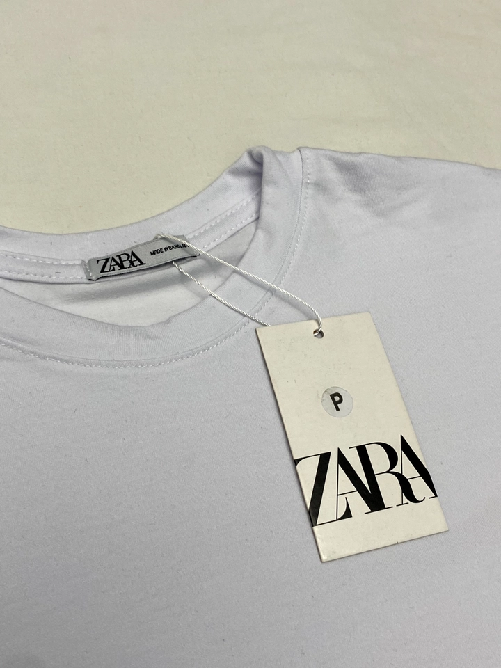 Camiseta Lisa - Zara  - 2