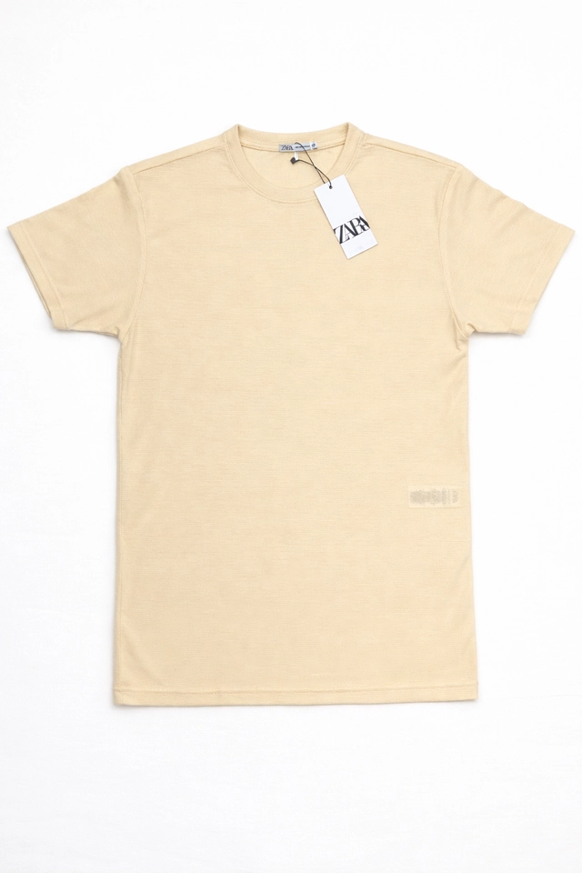 Camiseta Texturizada - Zara  - imagem 1