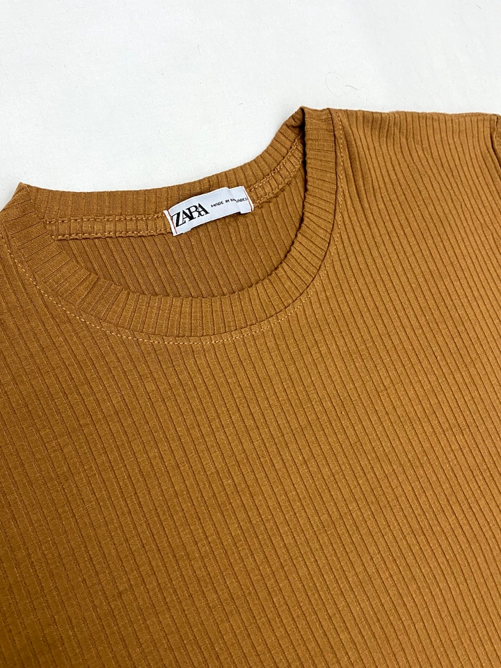 Camiseta Canelada - Zara - imagem 2