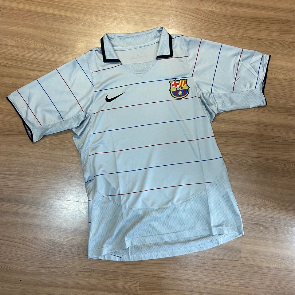 Barcelona Away 2003-04 - 1