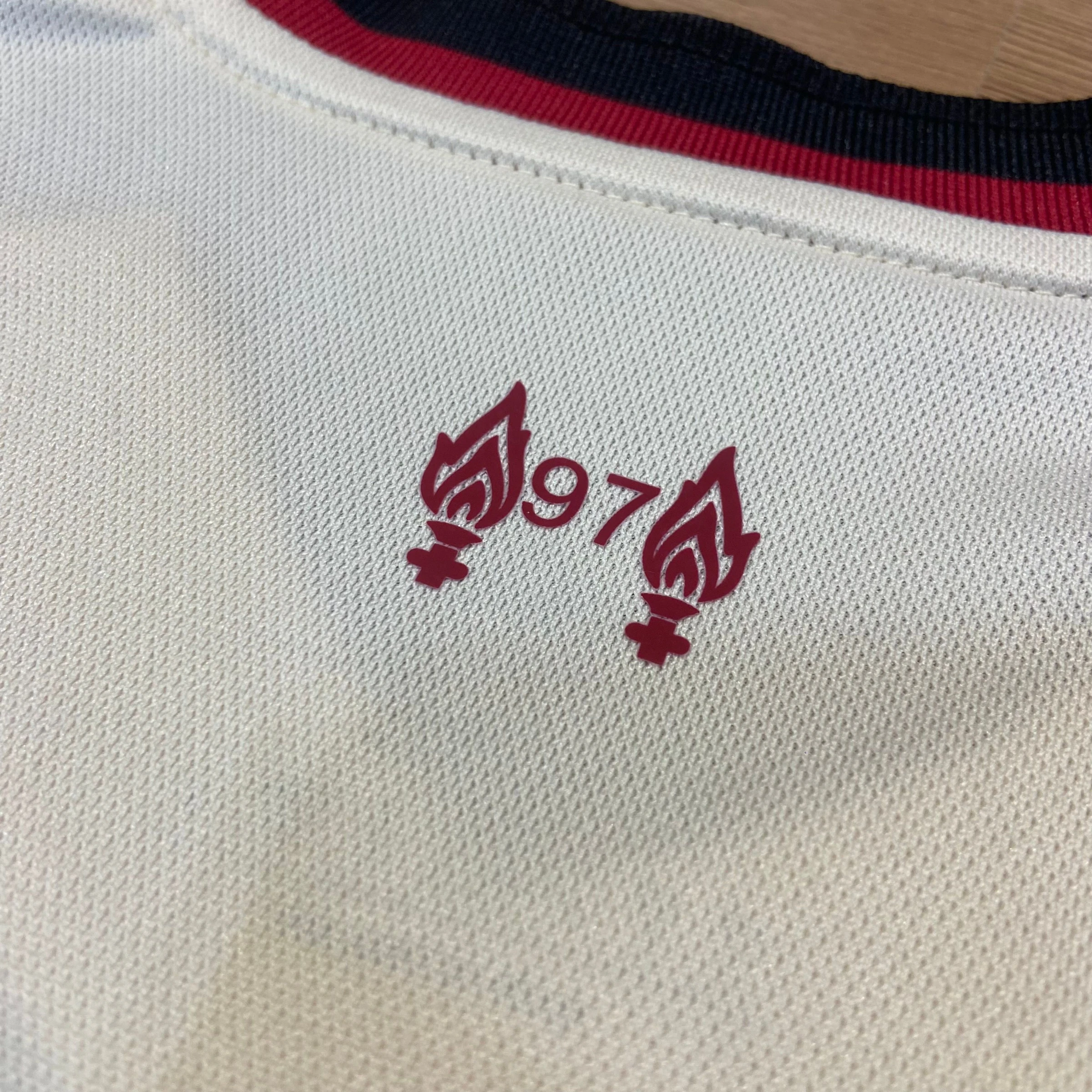 Liverpool fora 25-26 - 7