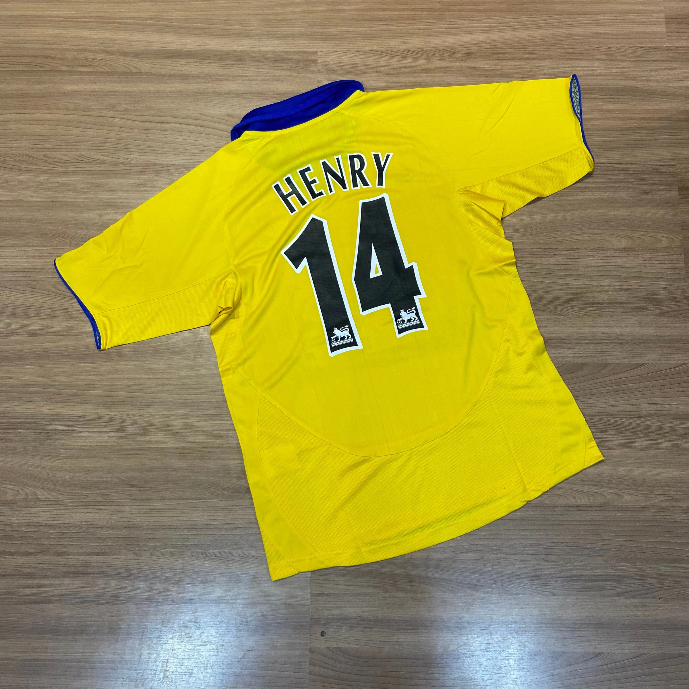 Arsenal Fora 2003-2005 - 2