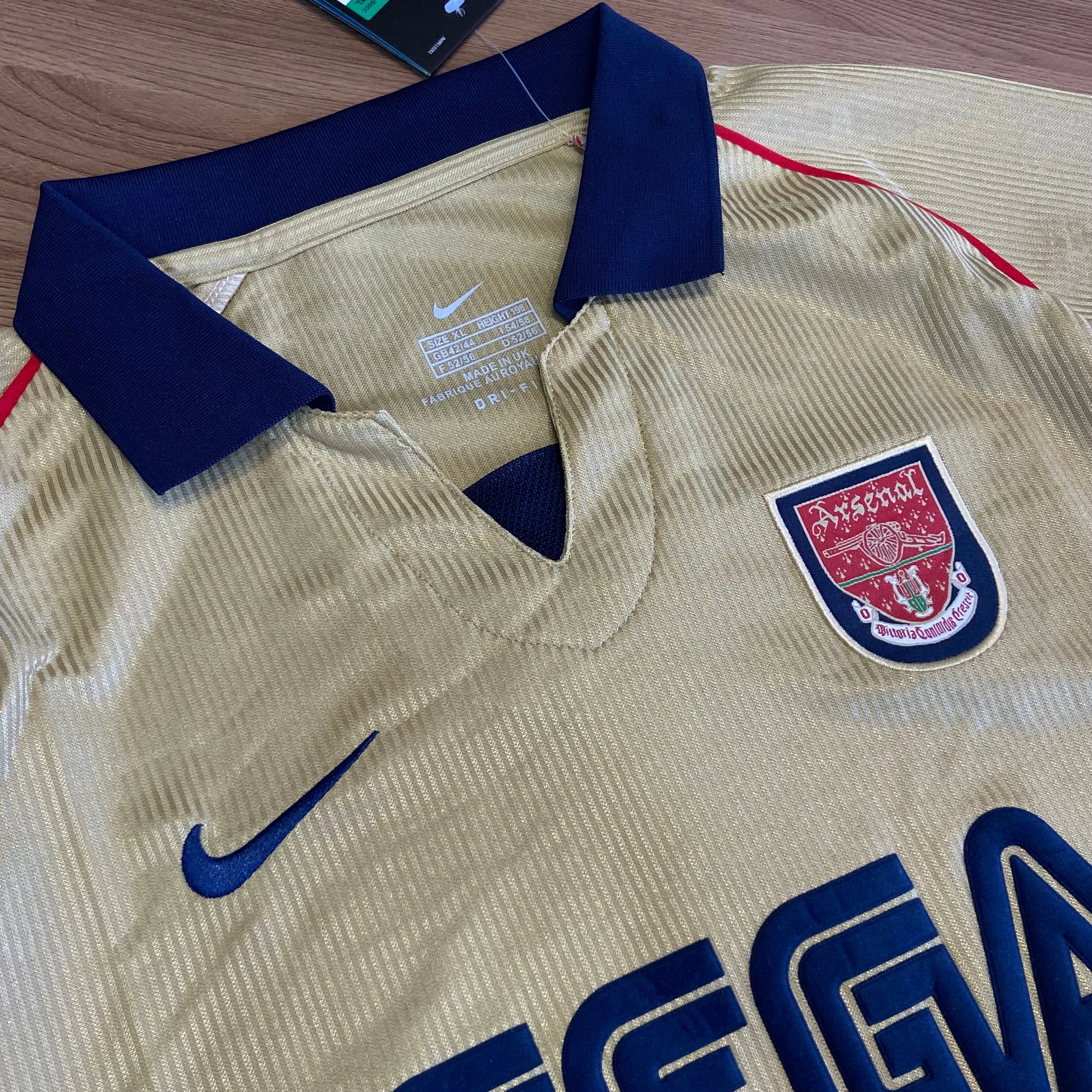 Arsenal Away 2001  - 3