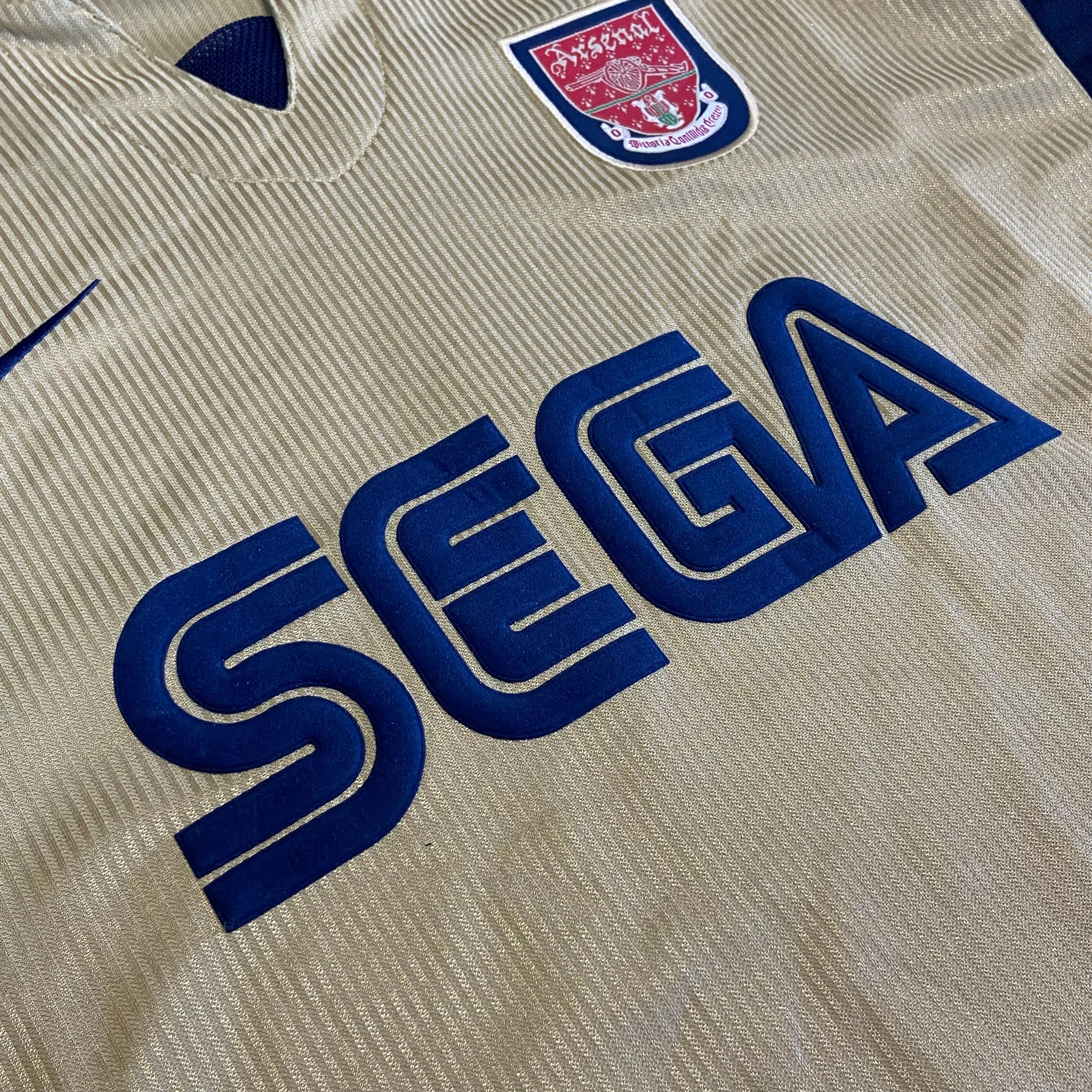 Arsenal Away 2001  - 4