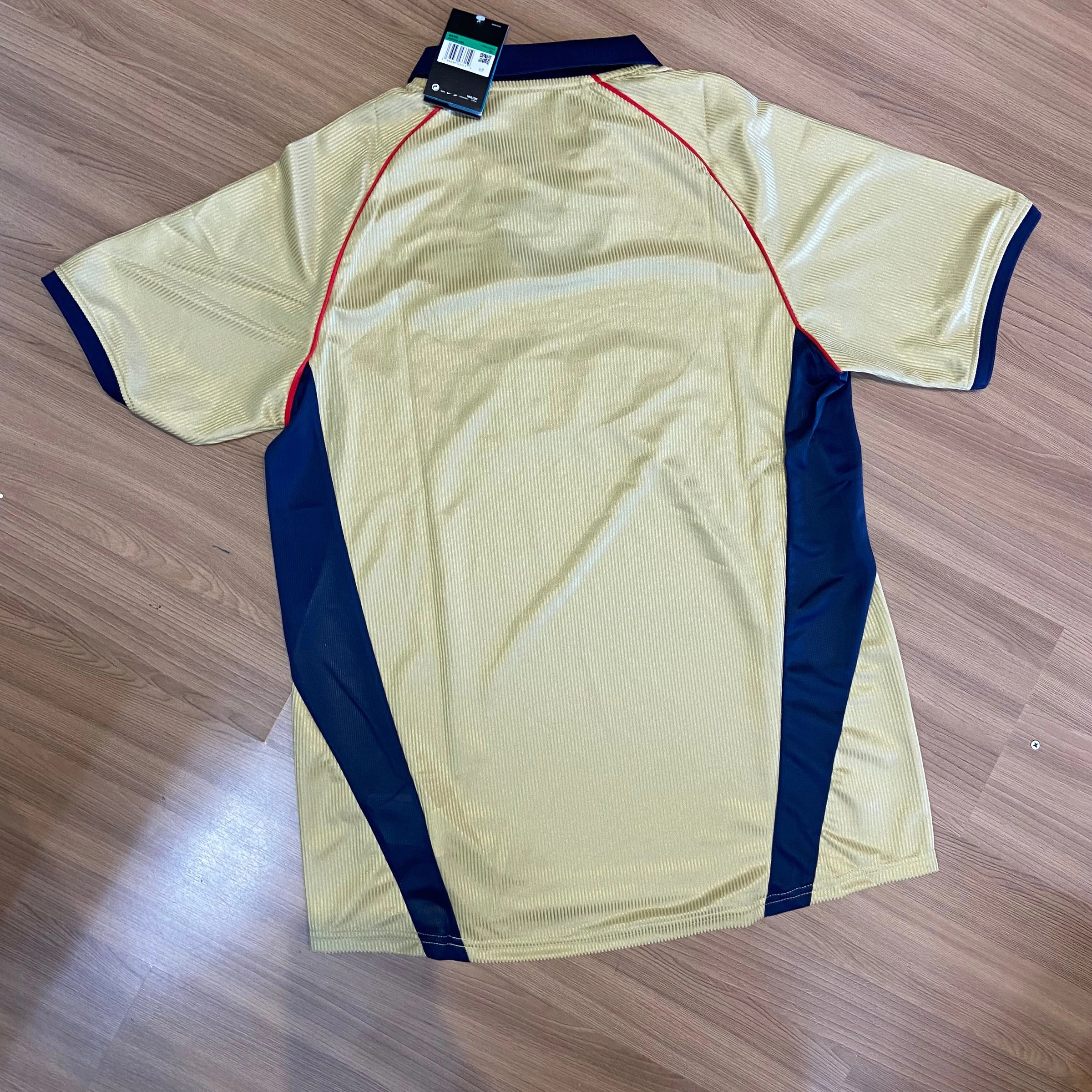 Arsenal Away 2001  - 5