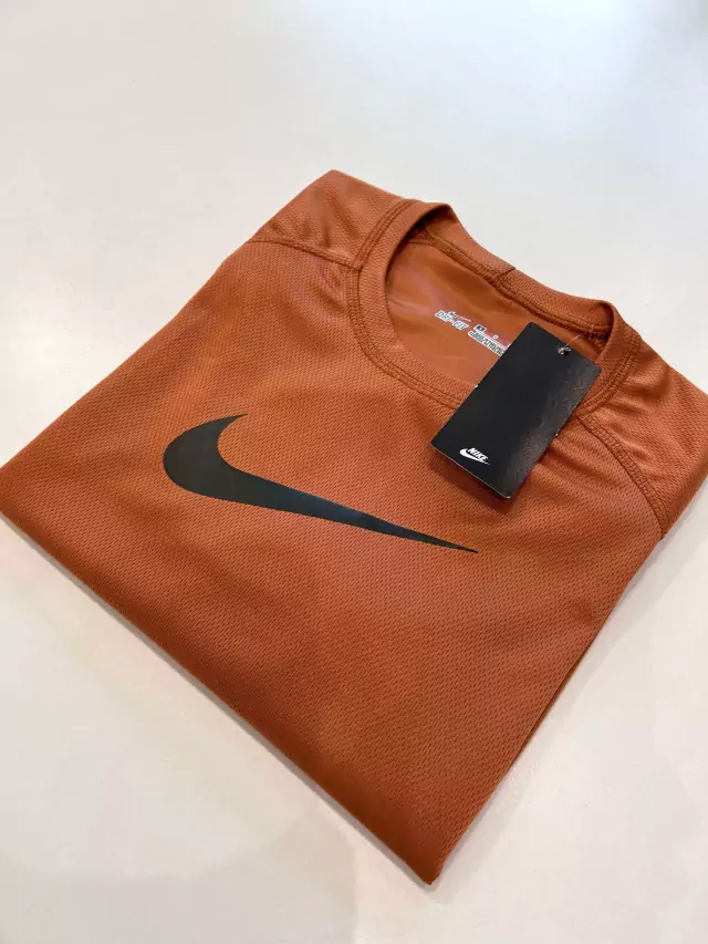 Camiseta Dri-Fit Nike Big - Marrom - imagem 2