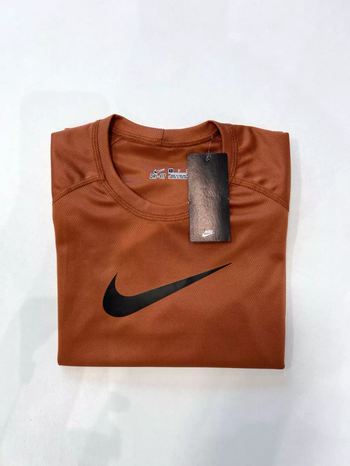 Camiseta Dri-Fit Nike Big - Marrom - imagem 1