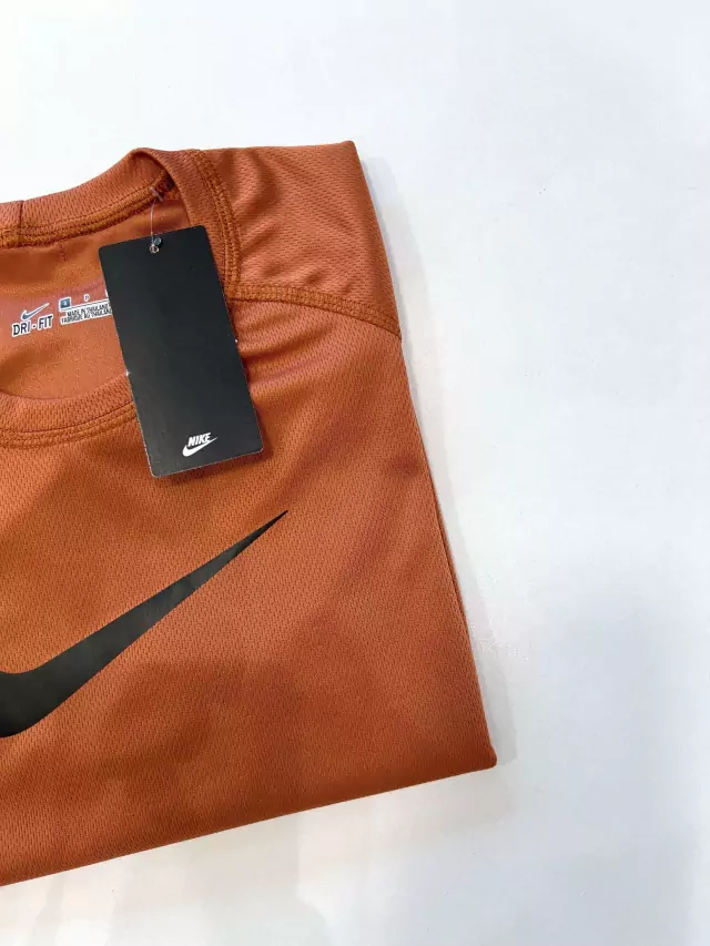 Camiseta Dri-Fit Nike Big - Marrom - imagem 3
