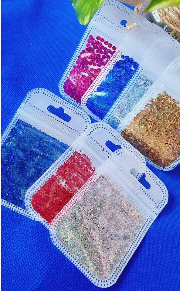 Kit 6 Paetês Holográficos Mix Prata Dourado Azul Vermelho - Tamanhos 1mm, 2mm e 4mm - Unhas, Resina e Artesanato ✨ - imagem 2