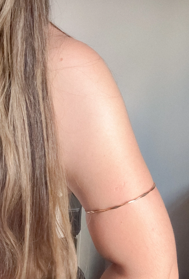Bracelete para o bicips delicado  - 1