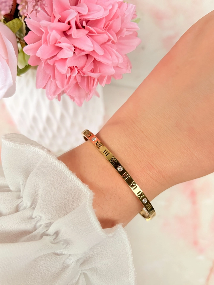 Bracelete fino algarismo romano - aço 