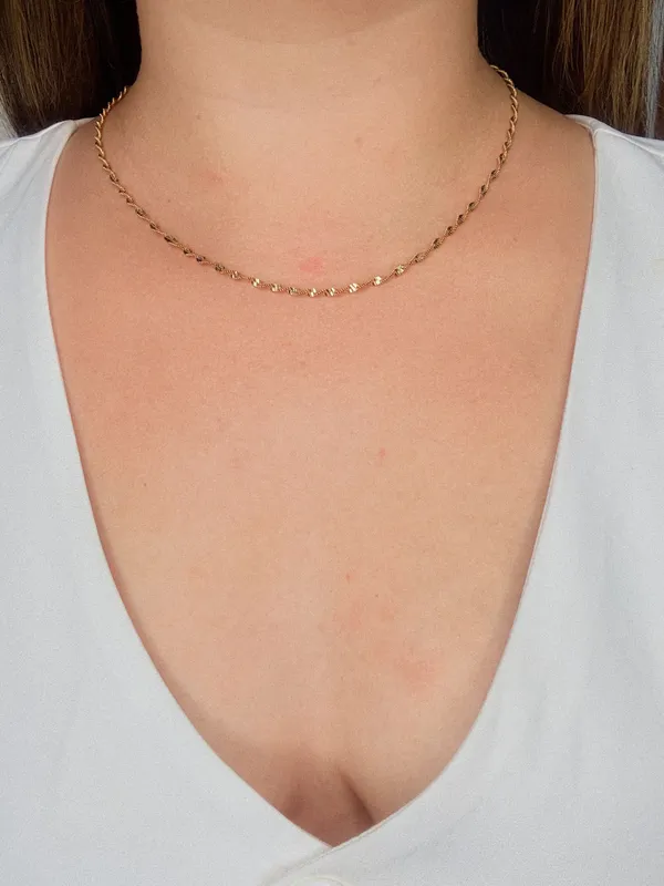 Choker retorcida 