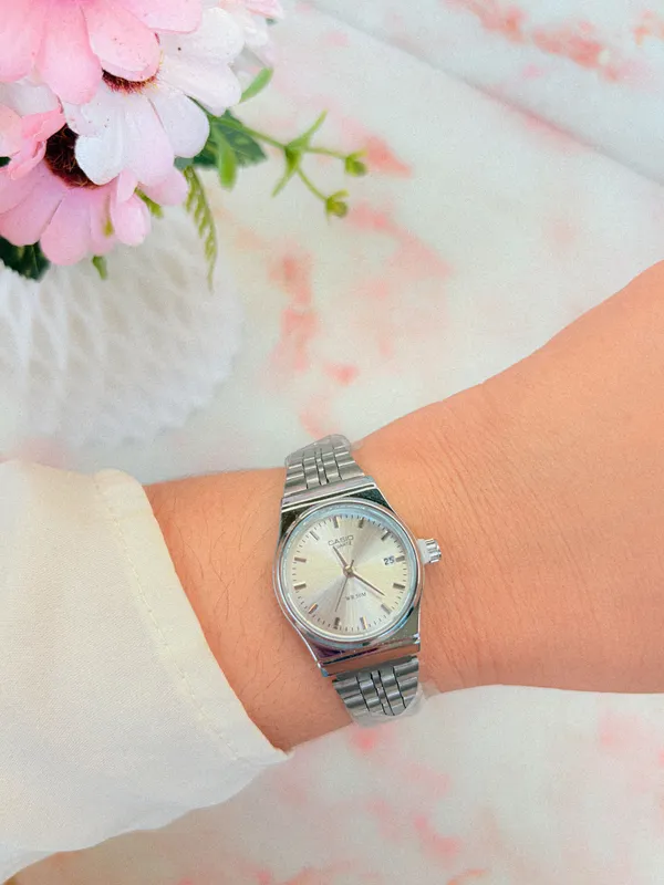 Relógio mini Casio - prata 