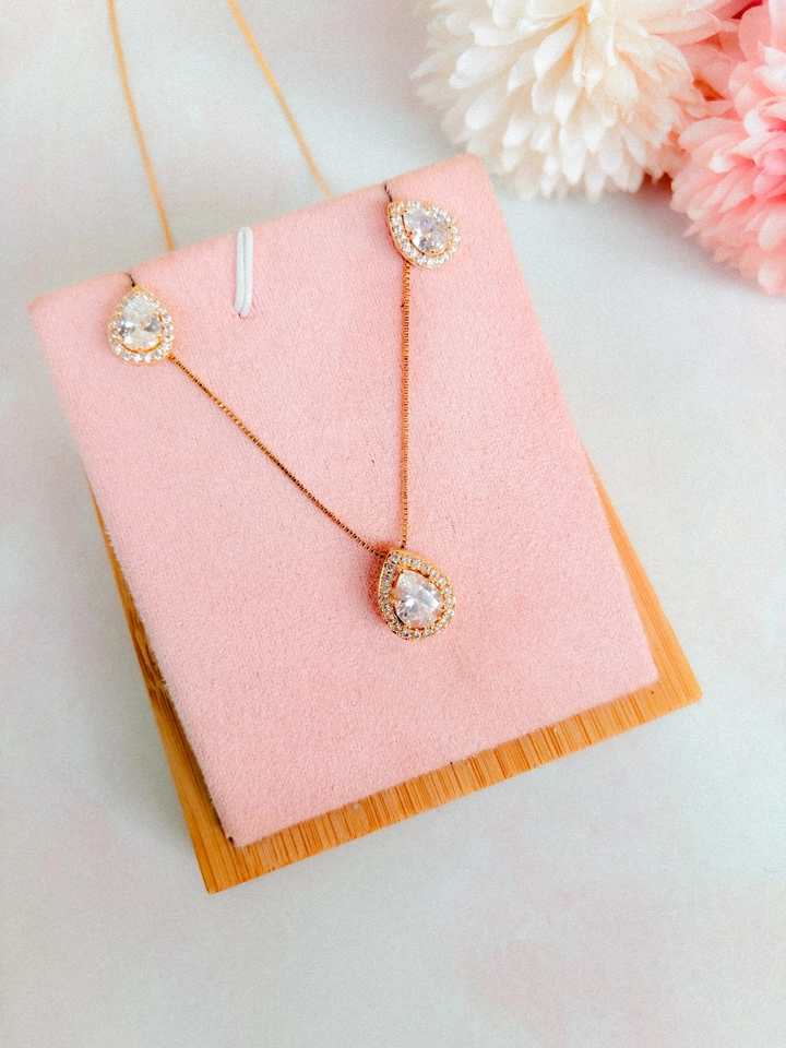 Conjunto gota cravejado  - 1