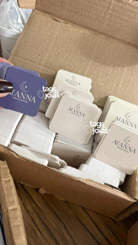 Mini Tag para Colar e Brinco + Corte para Argolinha - 4,8cm x 4,8cm - 2