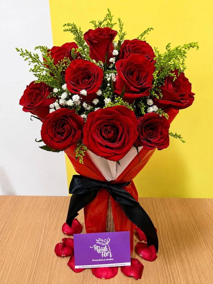 Buquê “Paixão” – com 10 Rosas vermelhas importadas (Grande)