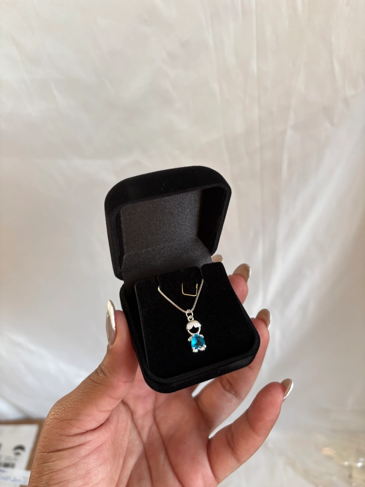 Colar menino azul cristal 