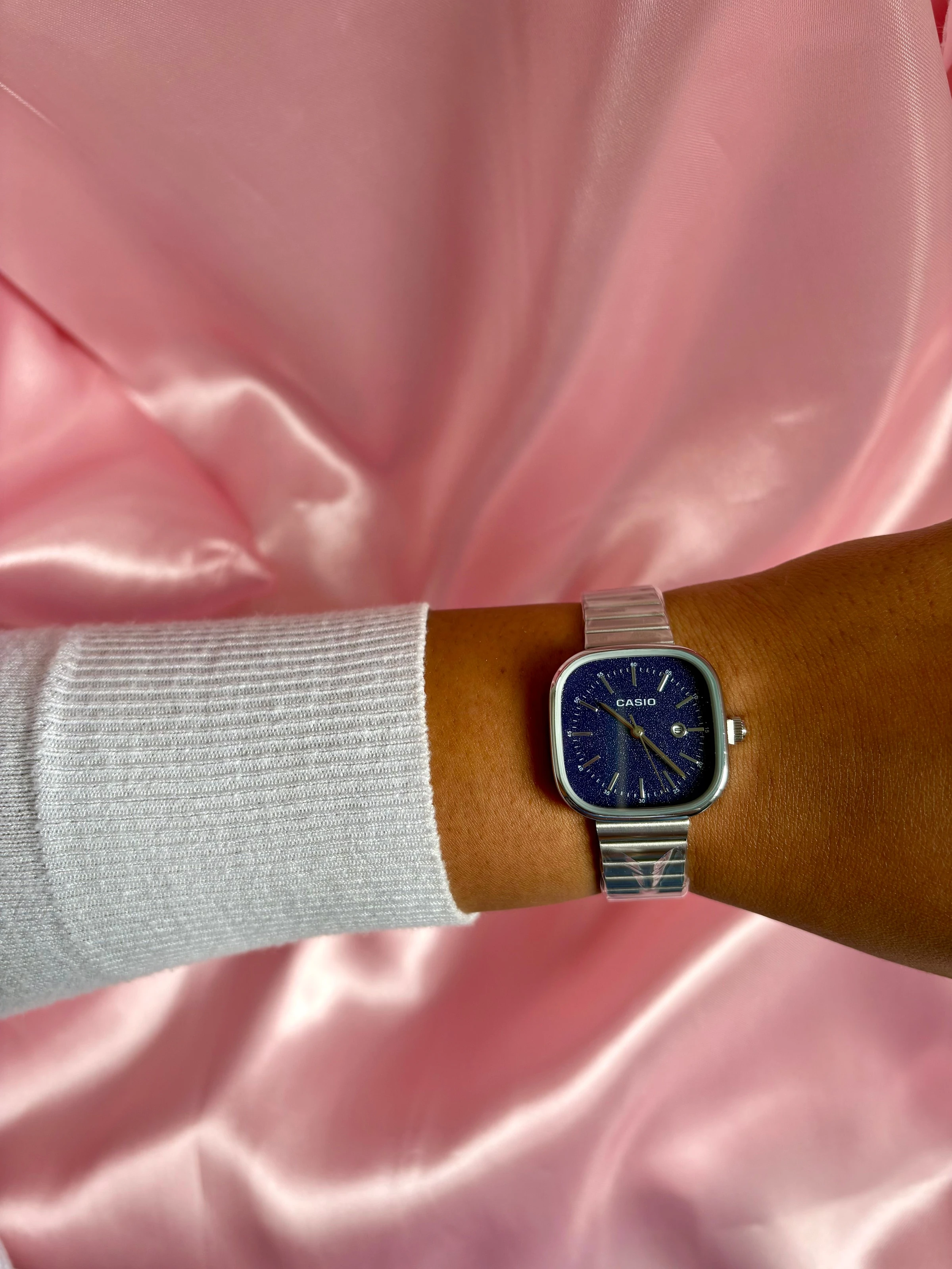 Relógio Casio linha premium quadrado fundo azul  - 1